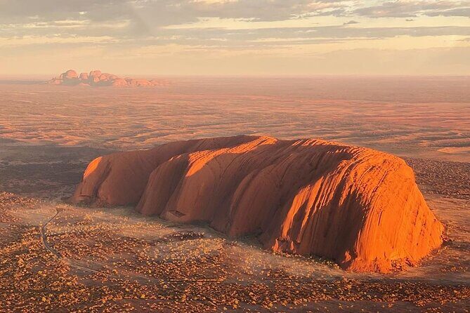 Ayers Rock Scenic Plane Flight: Desert Explorer - An In-Depth Look at the Experience