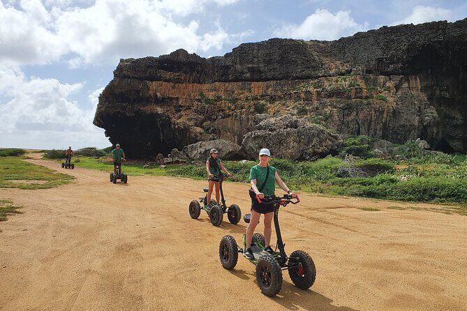 Baby Beach and San Nicolas Art Murals Private EZ Raider Adventure - An In-Depth Look at the Tour