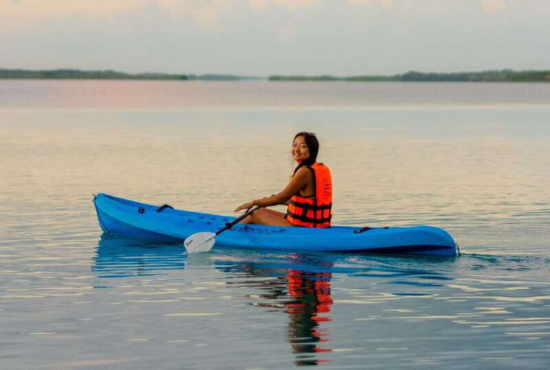 Bacalar: Full Day Kayak Rental in the Lagoon of Seven Colors - The Experience Itself