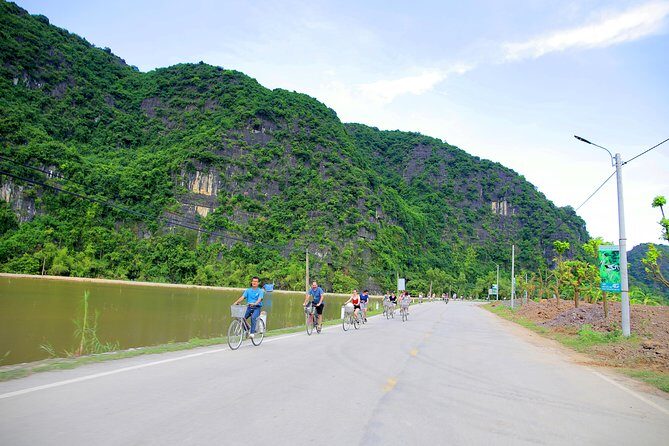 Bai Dinh - Trang An - Hoa Lu - Tam Coc - Mua Cave 2 Days 1 Night - The Scenic Boat Ride at Tam Coc