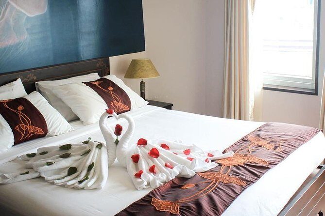 Bai Tu Long bay Luxury Cruise 2D/1N: Less touristy places, Kayaking, full meals - FAQ
