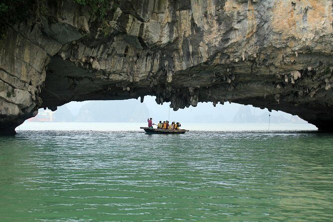 Bai Tu Long boutique & budget cruise 2D: Kayaking, swimming at pristine palaces - The Sum Up