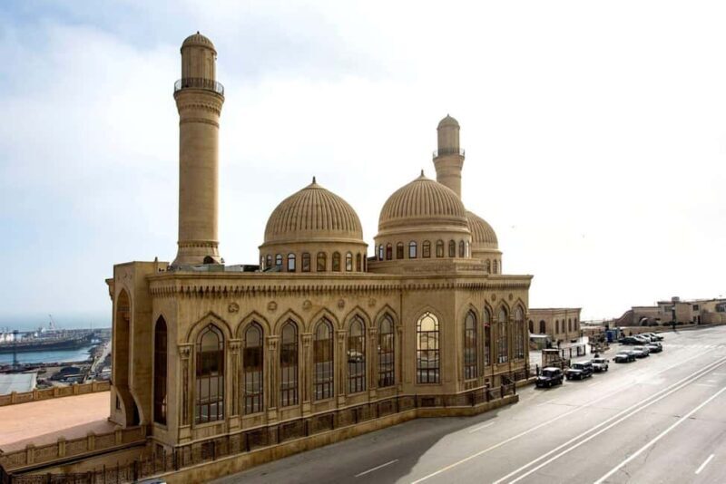 Baku: Intensive 3-Day Sightseeing Tour of Azerbaijan - Exploring Baku: The Heart of the Tour