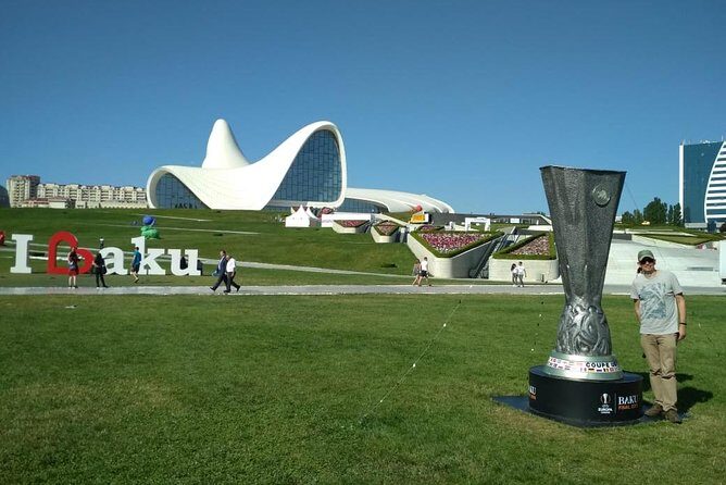 Baku Modern City & Old Town Private Tour - Panoramic Views: Highland Park