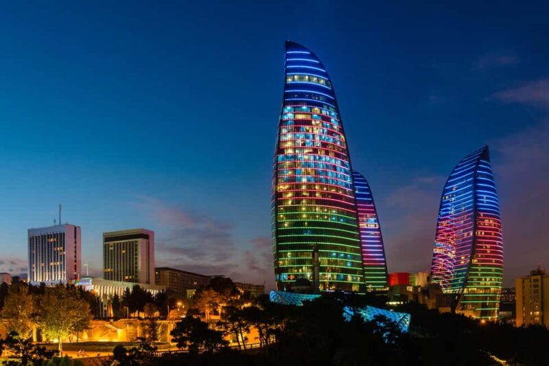 Baku: Nighttime Guided City Tour - The Experience in Detail