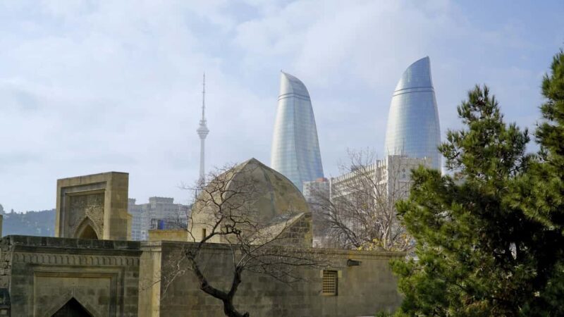 Baku: Old City Icherisheher & City Center tour - Key Points