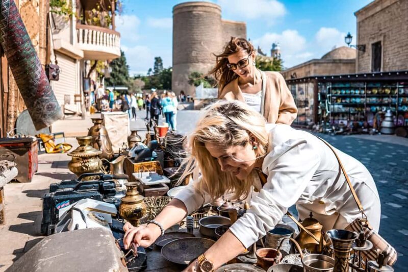 Baku: private Old Town & Oil era Heritage Walk & Photoshoot - FAQ
