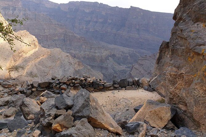Balcony Walk of Jebal Shams (Highest Peak of Oman) - An Ultimate Guide to the Balcony Walk Tour