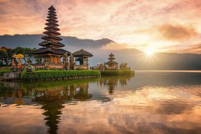 Bali Private Tour: Handara Iconic Gate, Watefall and Temple - FAQs