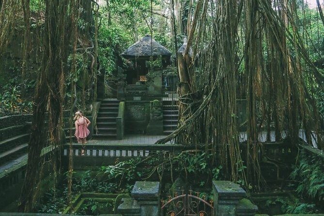 Bali Sunset: Uluwatu Temple - Kecak Dance- Jimbaran Bay - Authentic Experiences and Genuine Value