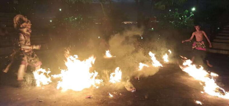 Bali: Tanah Lot Temple Sunset Kecak & Fire Dance Show Ticket - FAQ