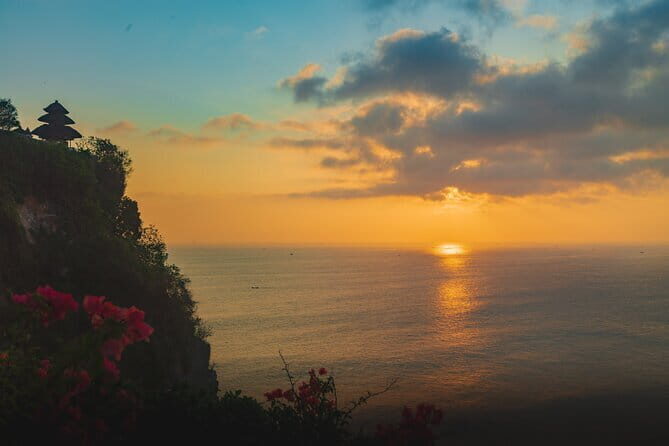 Bali: The Best Uluwatu Sunset, Kecak Dance and Dinner in Jimbaran - Key Points