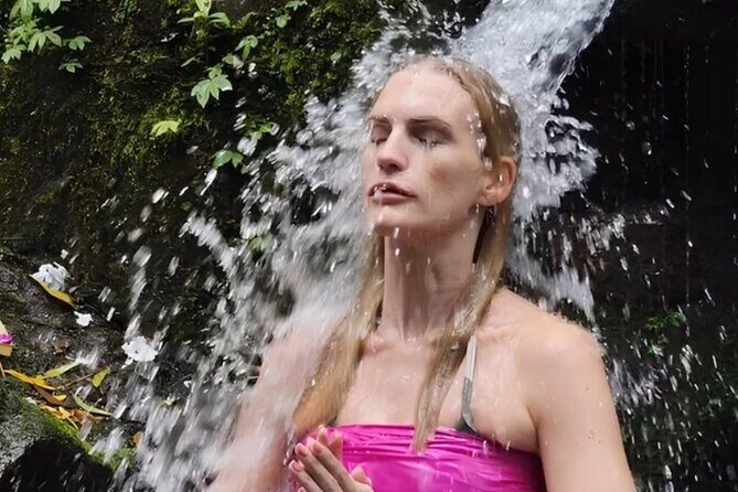Bali: Water Purification at Pura Mengening - The Ritual Itself