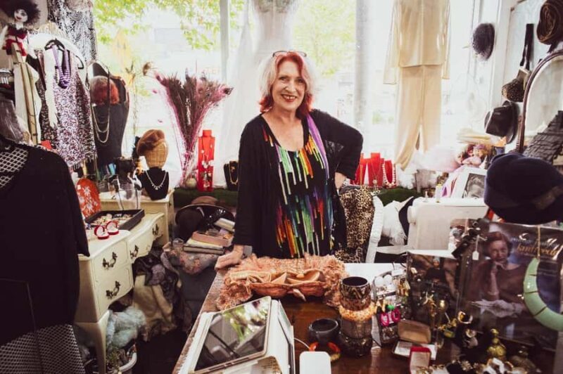 Ballarat: Vintage Fashion Shopping Tour with Coffee & Bubbly - Key Points