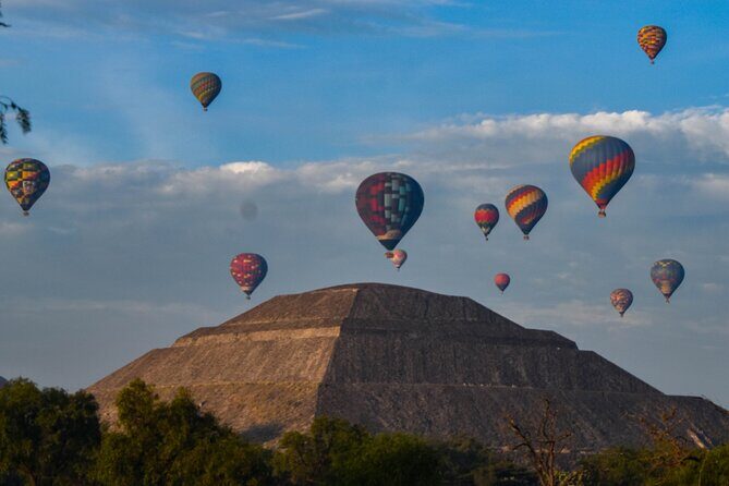 Balloon flight + pick up in CDMX + Breakfast in Cave + Teotihuacan - The Sum Up