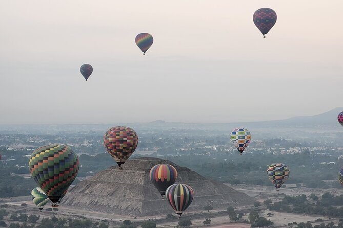 Balloon flight + Transportation + Breakfast in Cave or buffet + Pyramids - Who Should Consider This Tour?