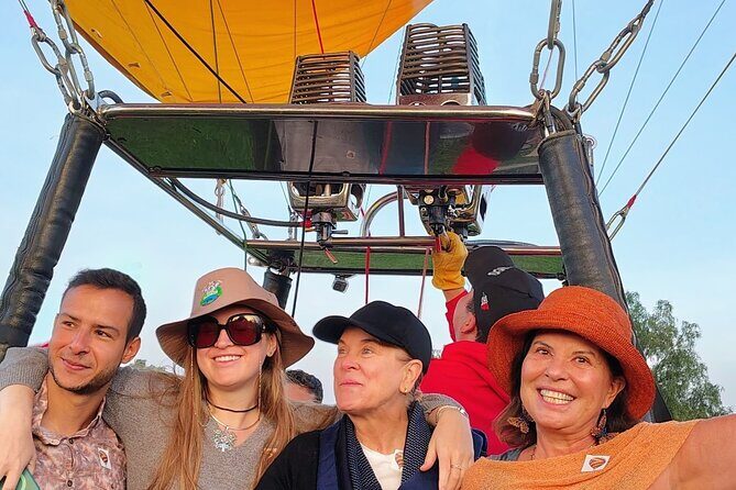 Balloon Flight with Breakfast and Transportation in Teotihuacan - Key Points