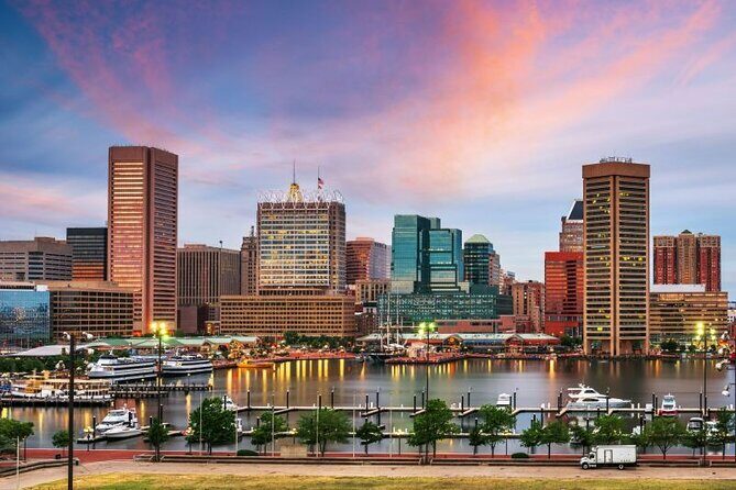 Baltimore Art Walk Downtown Midtown Marvelous Meander Hunt - Who this tour suits best: