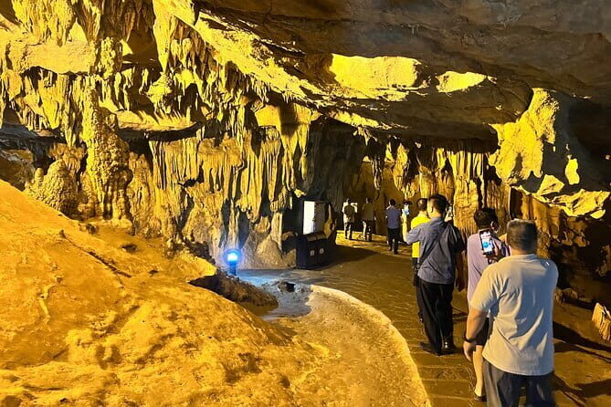 Ban Gioc Waterfall - Nguom Ngao Cave 1 Day - The Reviews Tell the Story