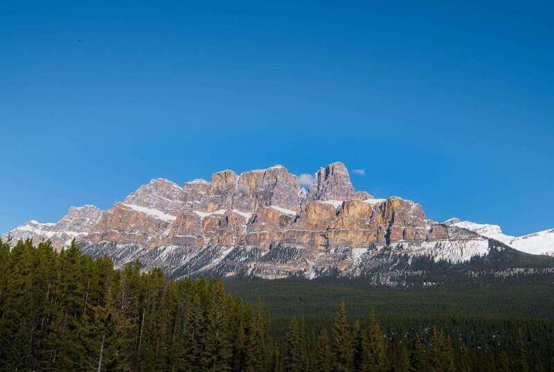 Banff/Canmore/Calgary: Moraine Lake and Lake Louise Guided - Detailed Look at the Tour Experience