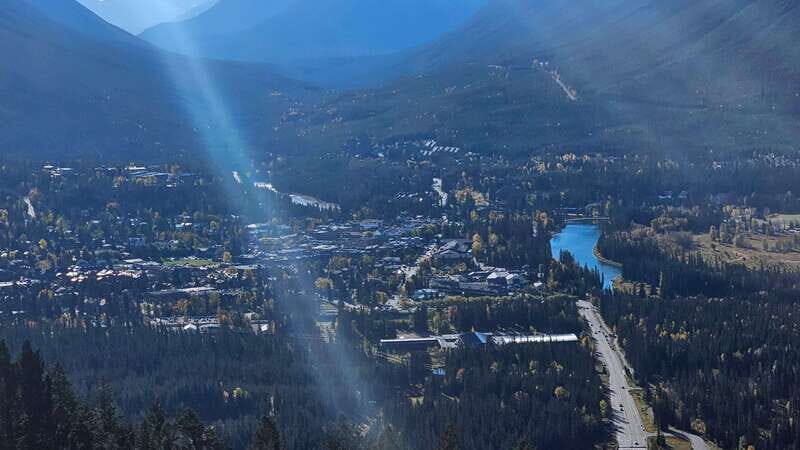 Banff: Evening Wildlife Safari Guided Tour - The Guides and Their Stories