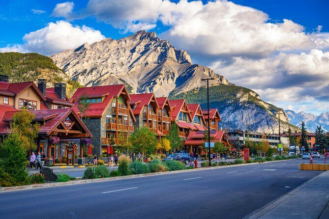 Banff Gondola Lake Minnewanka Johnston canyon and Banff Town - Key Points