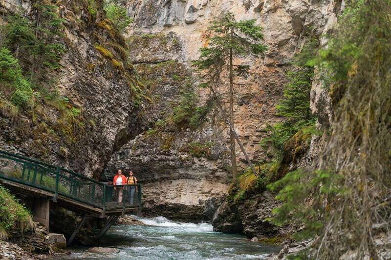 Banff: Gondola Ticket and Johnston Canyon Hiking Tour - The Johnston Canyon Experience