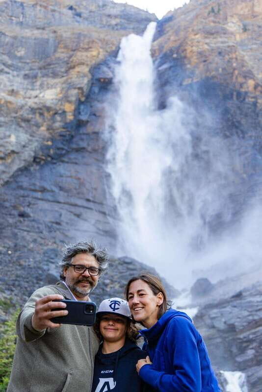 Banff: Grizzly Bear Refuge Tour with Lunch - Key Points