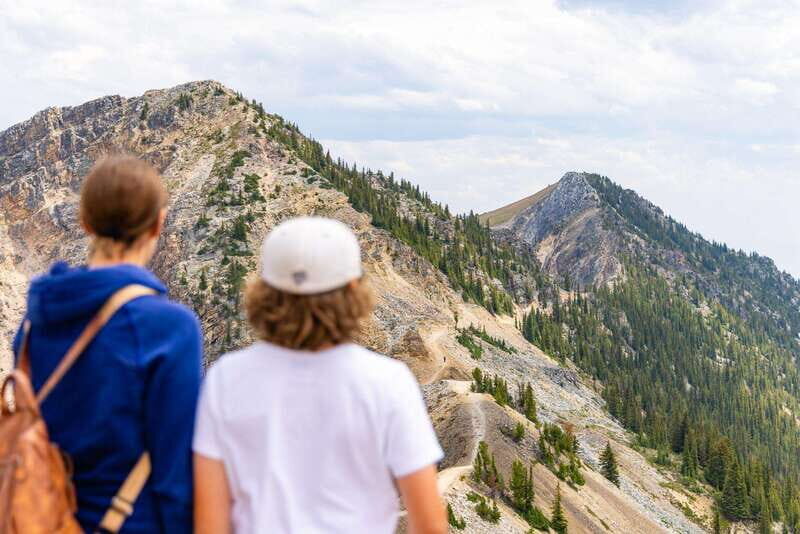 Banff: Grizzly Bear Refuge Tour with Lunch - FAQ