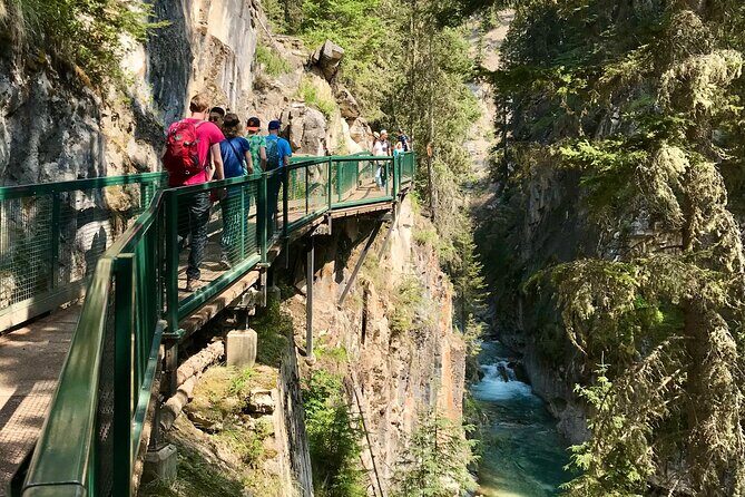 Banff Highlights:Johnston Canyon, Lake Louise & Moraine Lake Tour - FAQ