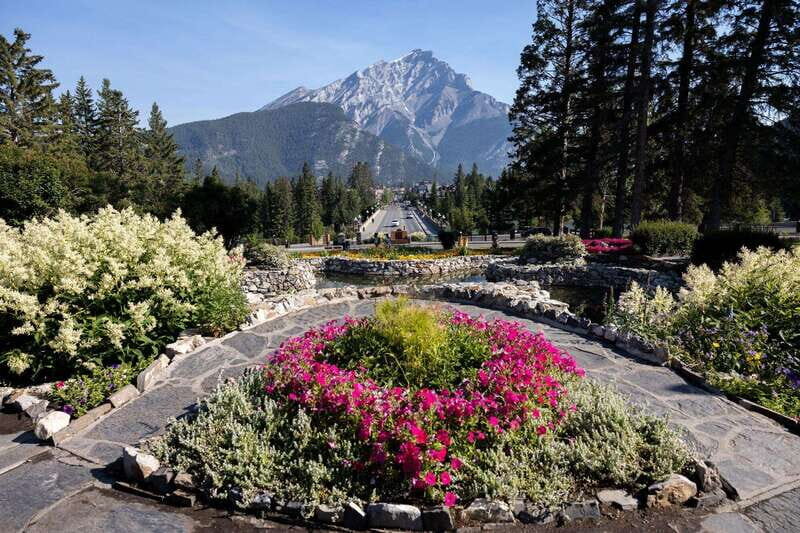 Banff: History Tour with Private Group Museum Tours + Entry - A Closer Look at the Tour Experience