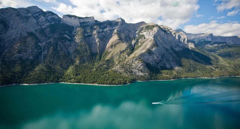 Banff: Lake Louise, Emerald Lake, and Moraine Lake Tour - Considering the Value
