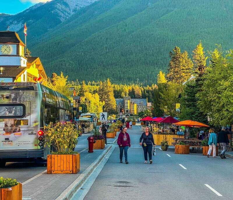 Banff: Lake Louise, Moraine, Emerald & Johnston Canyon Tour - Practical Tips for Participants