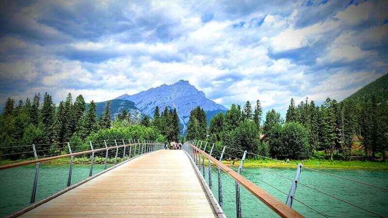 Banff Private Full-Day Tour Lake Louise, Gondola & more - Key Points