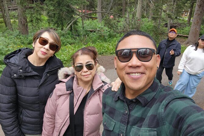 Banff: Shared Sightseeing Tour to Moraine Lake and Lake Louise - Authenticity and Traveler Experience