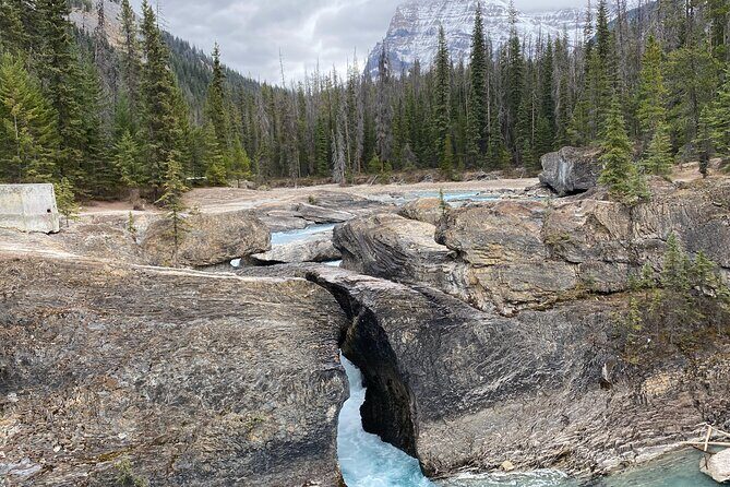 Banff Yoho Parks | Lake Louise | Moraine | Emerald - PRIVATE - Guides and Customer Experience
