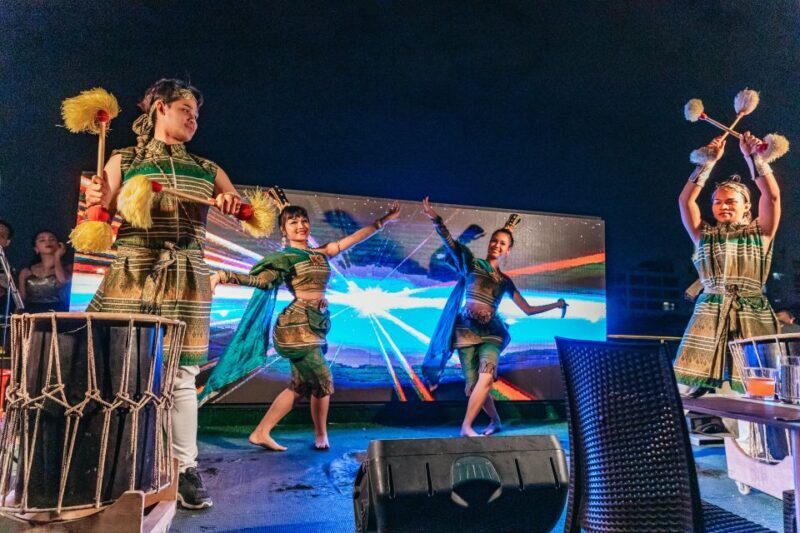 Bangkok: Alangka Luxury Buffet Dinner Cruise With Live Music - Analyzing the Value