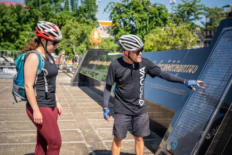 Bangkok: Backstreets and Historic Temples Bike Tour - Key Points