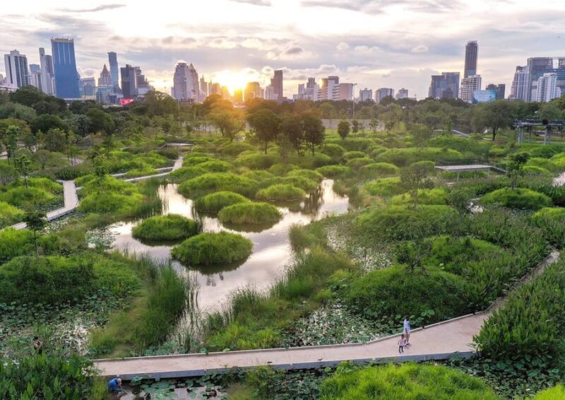 Bangkok Bicycle rental Benjakitti Park - Discovering Benjakitti Park on a Bicycle