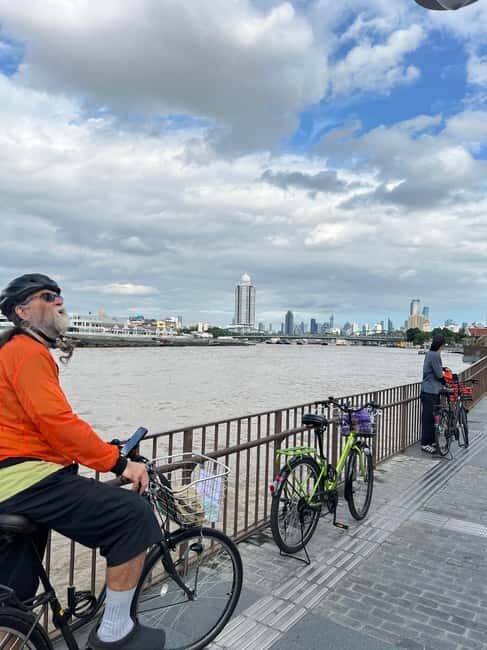 Bangkok: City Bike Rental with Helmet, Lock, Phone Holder - Who Should Consider This Experience?