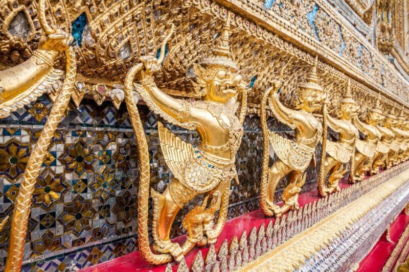 Bangkok: City Highlights Temple and Market Walking Tour - Discovering Bangkok’s Temple and Market Gems
