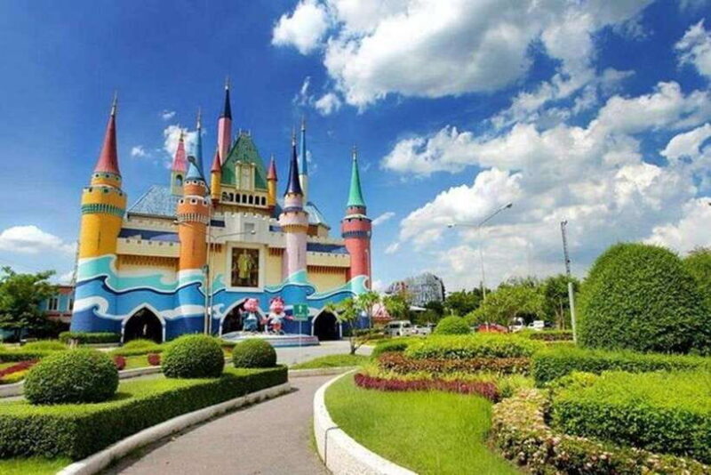 Bangkok: Dream World Unlimited Ride Ticket with Lunch - Key Points
