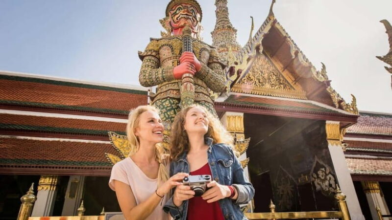 Bangkok: Grand Palace, Emerald Buddha, and Museum Siam Tour - Exploring the Heart of Bangkok: The Tour Breakdown