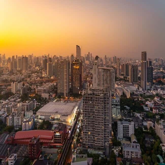 Bangkok: Gravity 87 Rooftop Lounge At Ramada Bangkok - Key Points