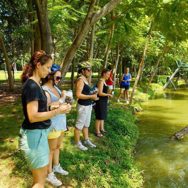 Bangkok: Green Oasis Guided Bike Tour with Boat Ride - Key Points