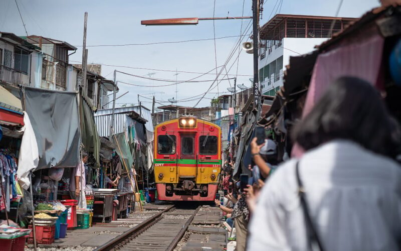 Bangkok: Maeklong Railway Market and Amphawa Floating Market - Summary: Who Is This Tour Perfect For?