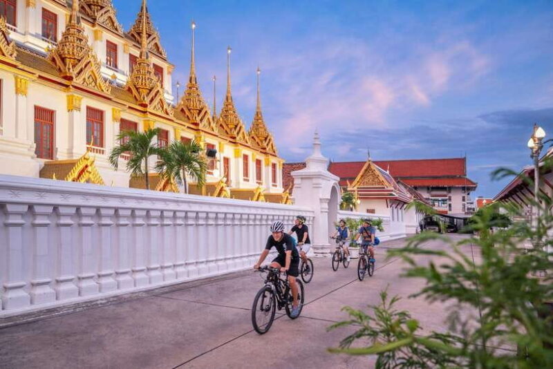 Bangkok: Night Bike Tour with Temples & Flower Market Visit - Practical Tips for Participants