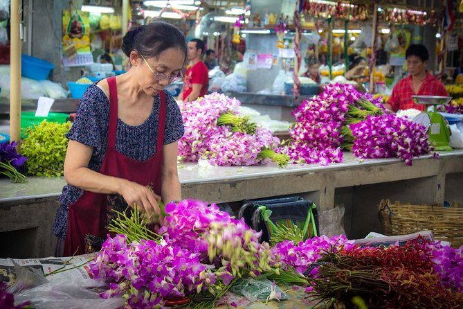 Bangkok Night Lights: Temple & City Tour by Tuk Tuk (SHA Plus) - Key Points