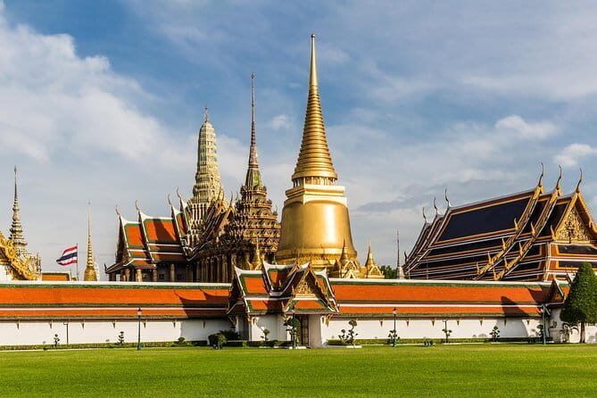 Bangkok Private Grand Palace Emerald Buddha and Reclining Buddha - Authentic Insights from Past Travelers
