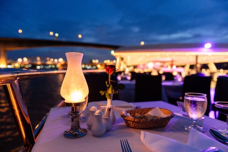 Bangkok: River Dinner Cruise on the Chao Phraya Princess - What to Expect During the Cruise